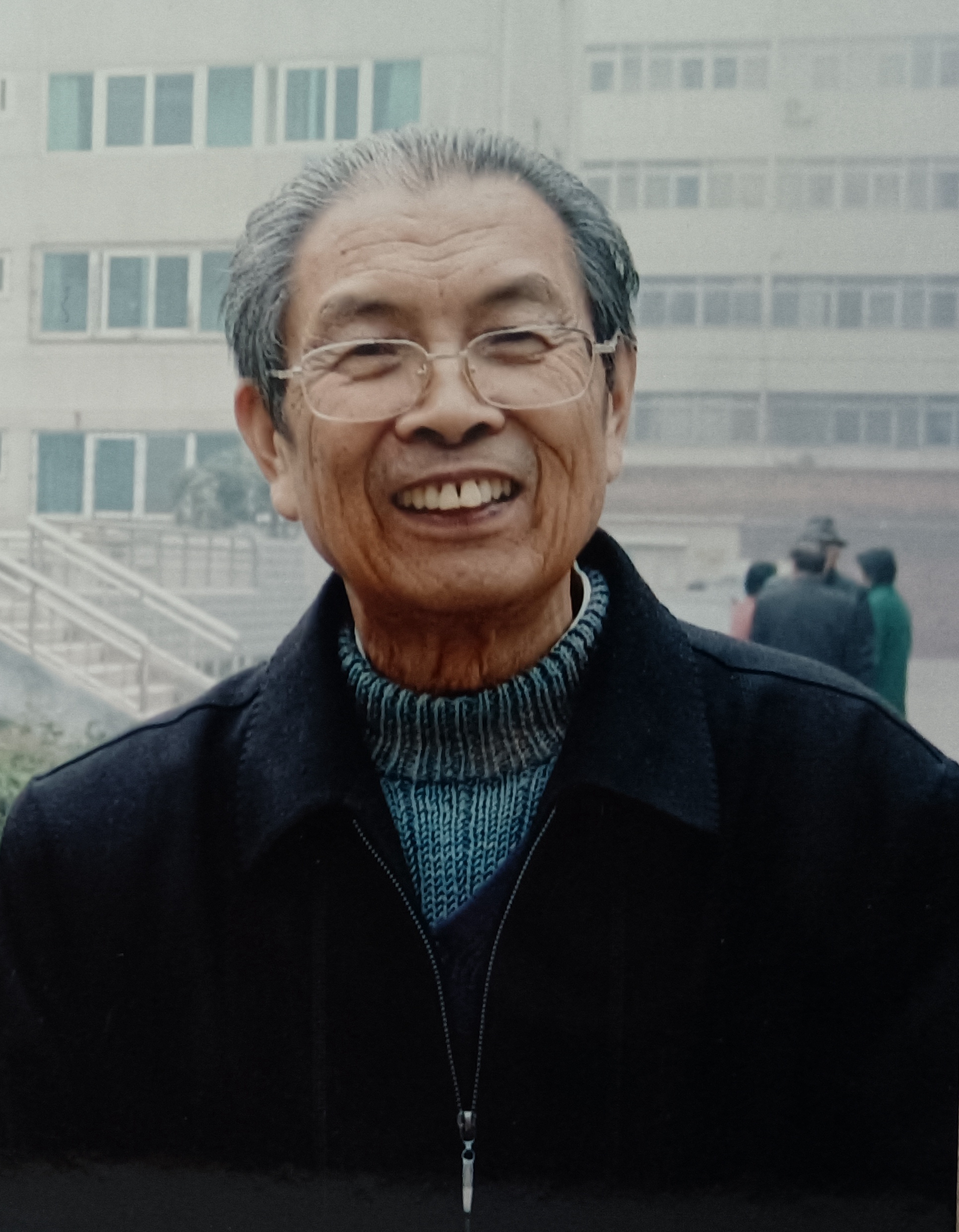 沉痛悼念地質(zhì)專(zhuān)家盧一倫同志